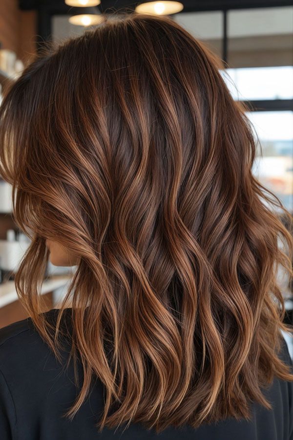 Balayage noisette cheveux châtains