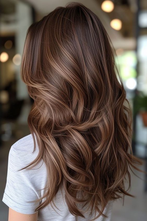 Balayage noisette cheveux châtains