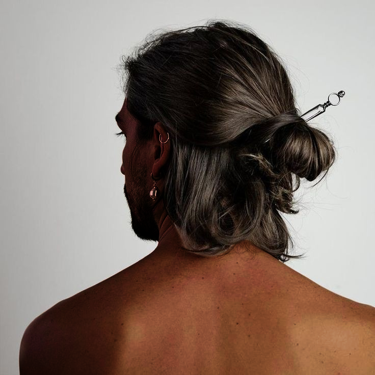 Chignon homme élégant