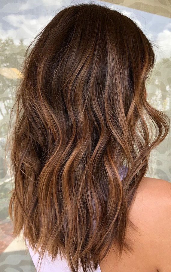 Balayage noisette cheveux châtains