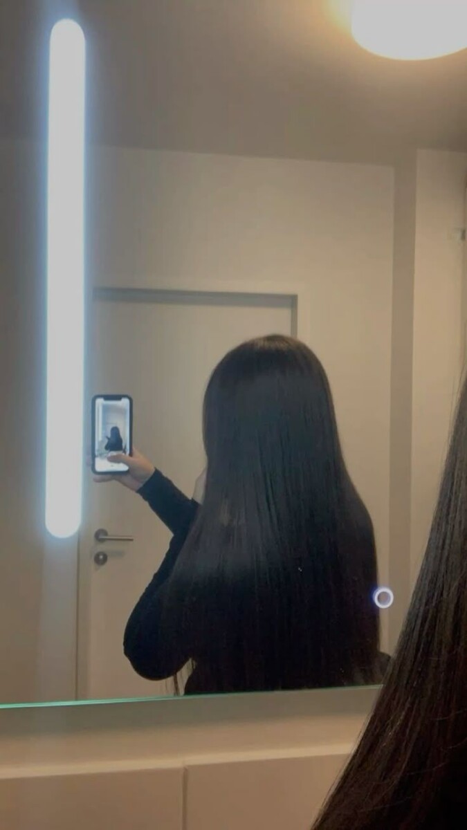 Cheveux lisses soyeux miroir