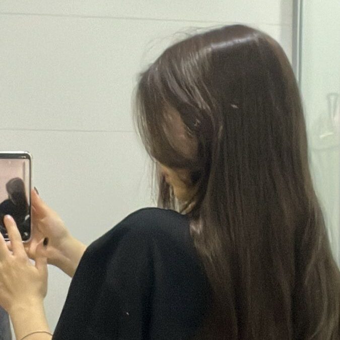 Les astuces incontournables de nos spécialistes pour des cheveux parfaitement lisses et soyeux