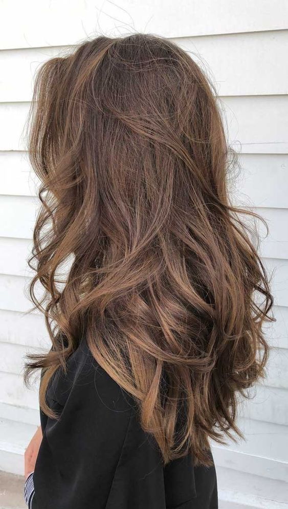 Balayage noisette cheveux châtains