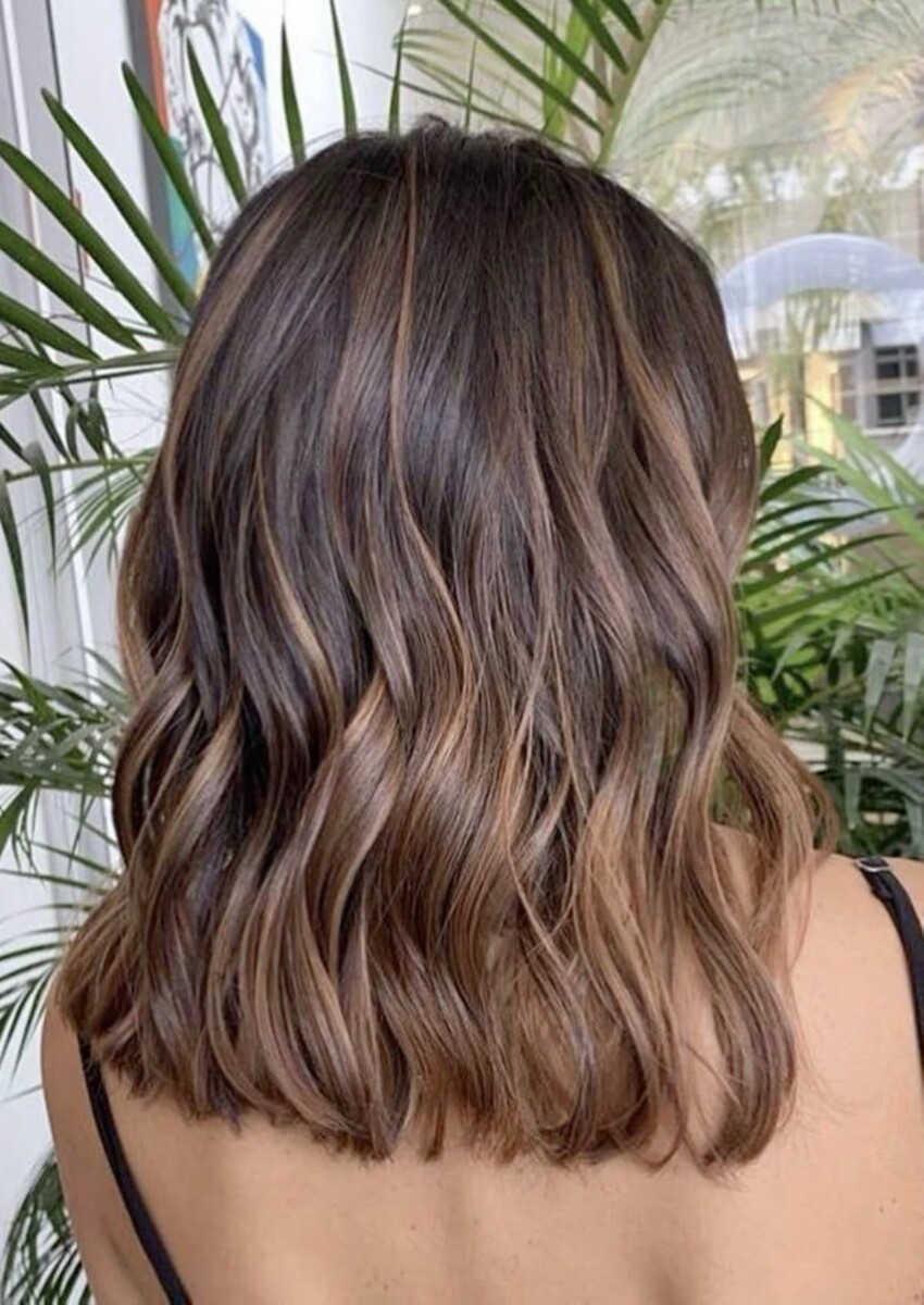 Balayage noisette cheveux châtains