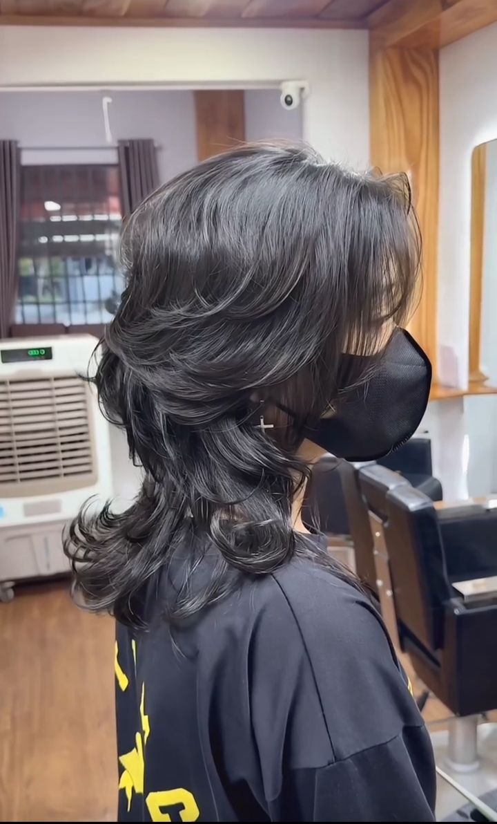 Coupe wolf cut femme